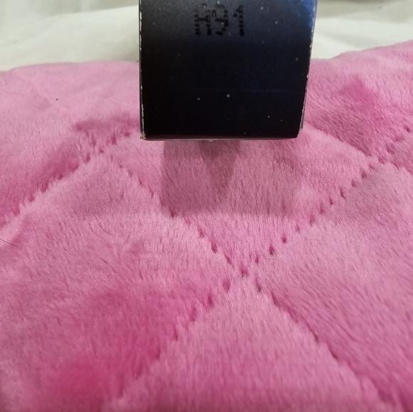 MAC + Stranger Things Lipgloss Marvelous Max - Picture 7 of 9